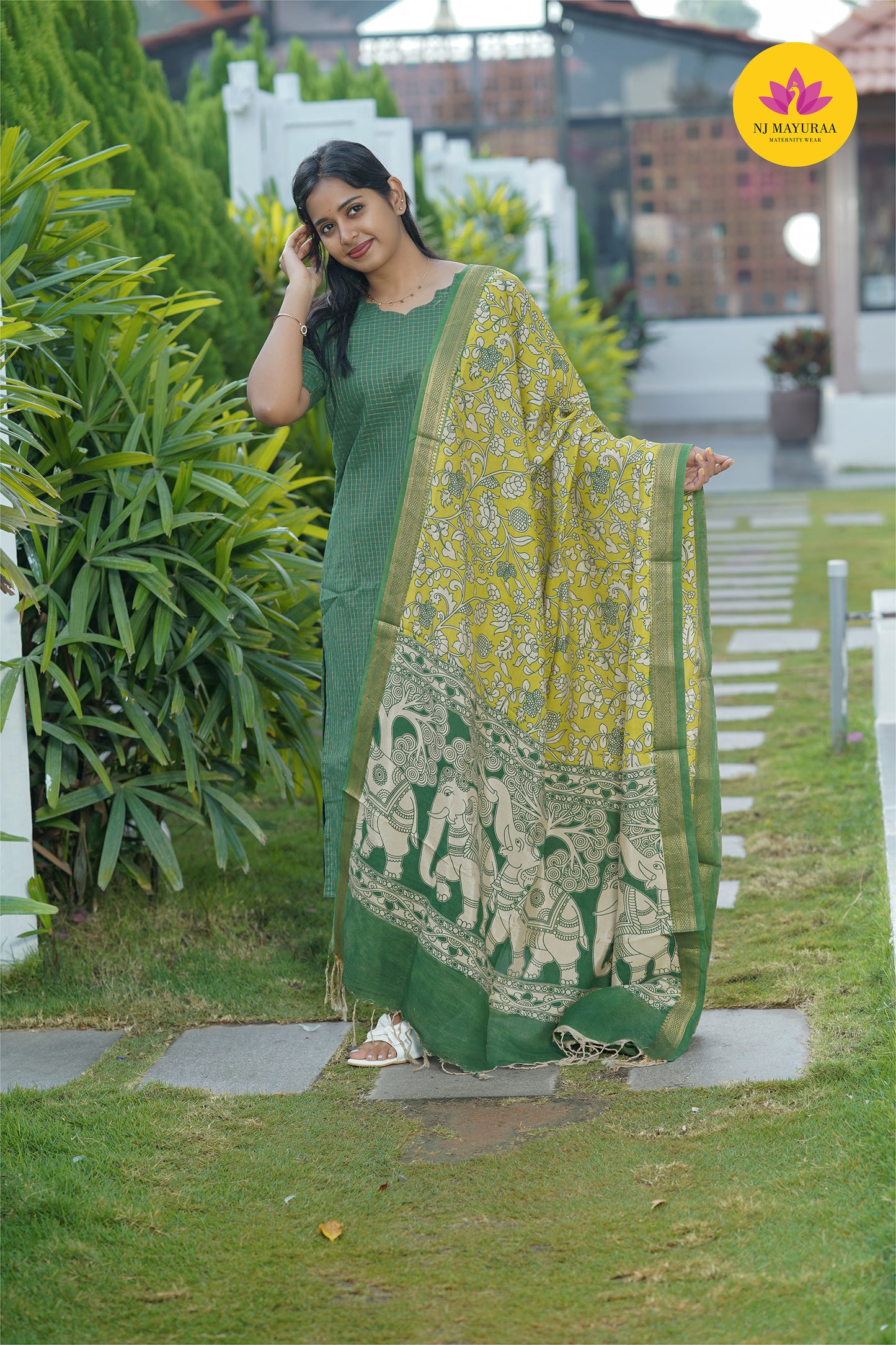 valli 4 - kurti set with dupatta with lining ( Non feeding)