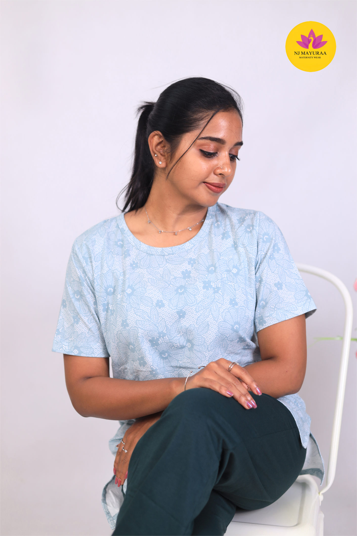 NARAYANI 21 - FEEDING PANT SET